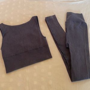 Zella Workout set ; Top & Leggings